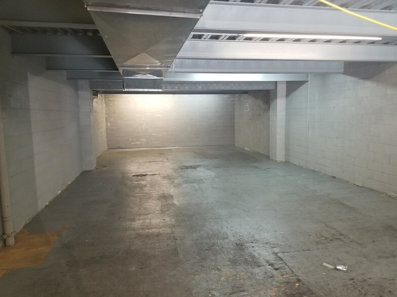 More Photos Of 5636 59th St, Maspeth Warehouse For Lease