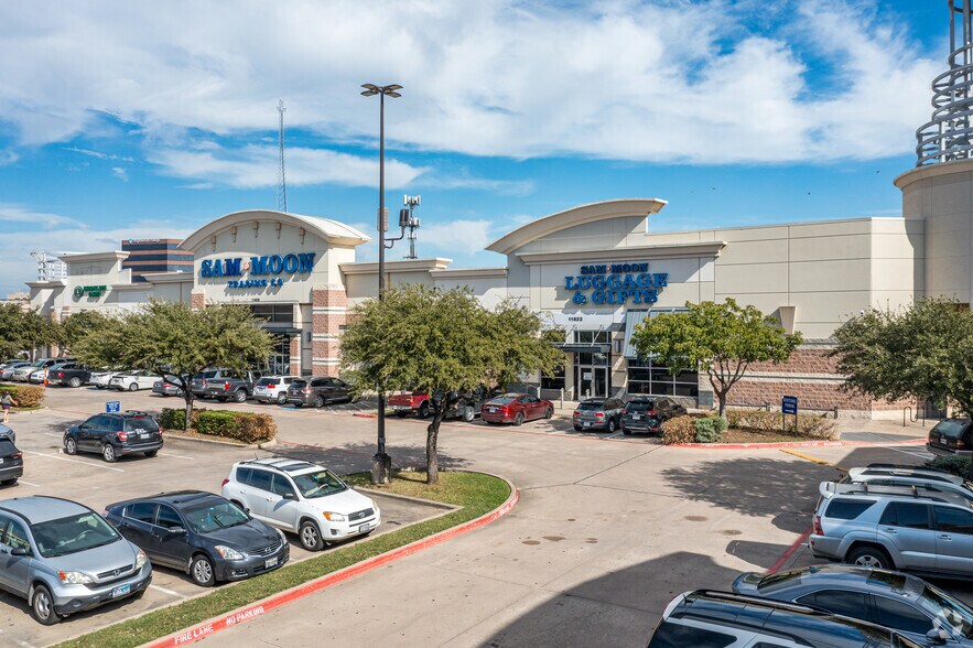 More Photos Of 11818-11834 Harry Hines Blvd, Dallas Unknown For Lease