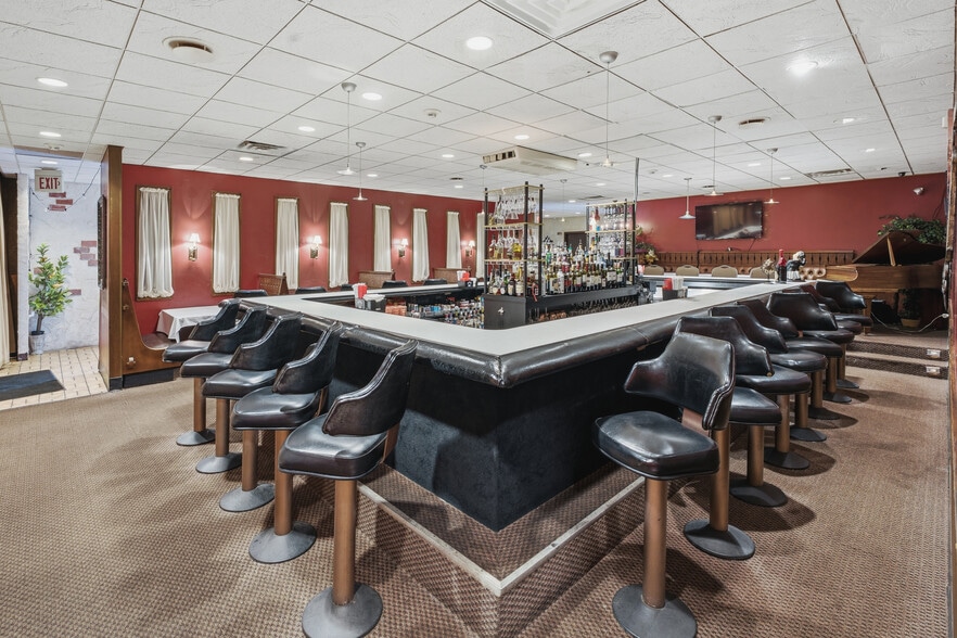 More Photos Of 4210 12th St NW, Canton Restaurant For Sale
