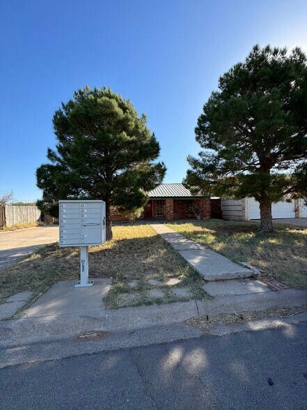 More Photos Of 710 S Baird St, Midland Religious Facility For Sale