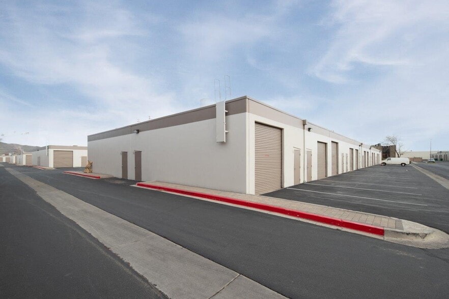 More Photos Of 360 Freeport Blvd, Sparks Warehouse For Lease