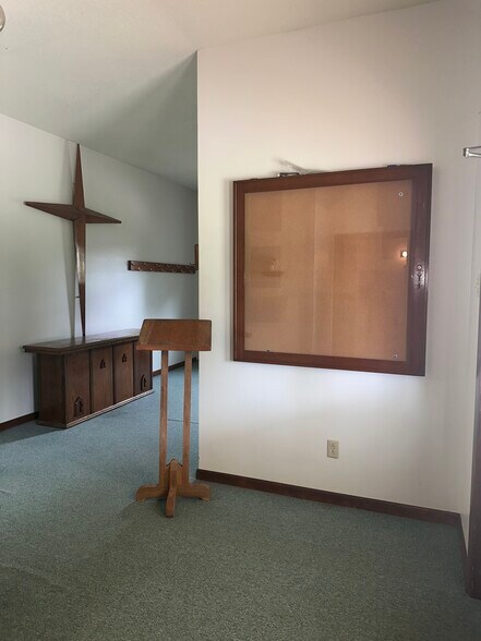 More Photos Of 115 S Pierce St, Crestline Religious Facility For Sale
