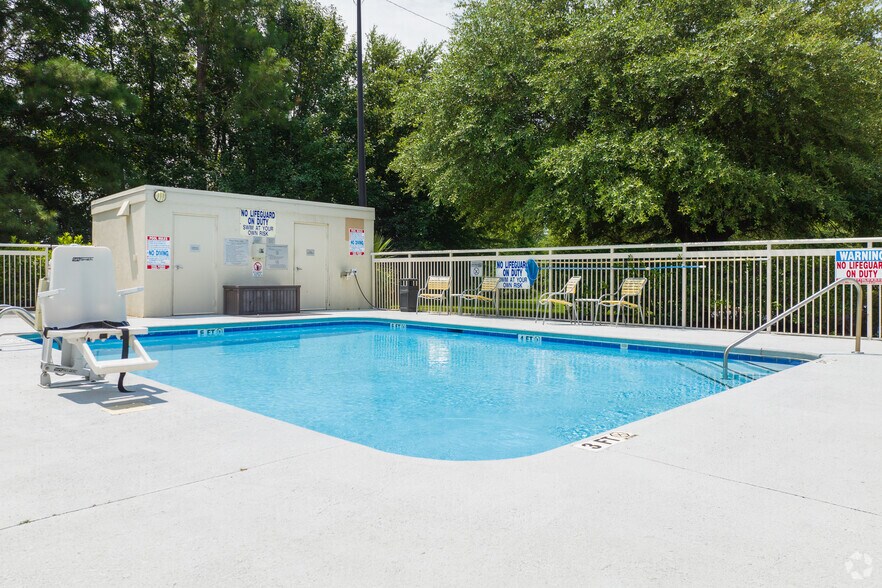 More Photos Of 663 Citadel Rd, Orangeburg Hotel For Sale