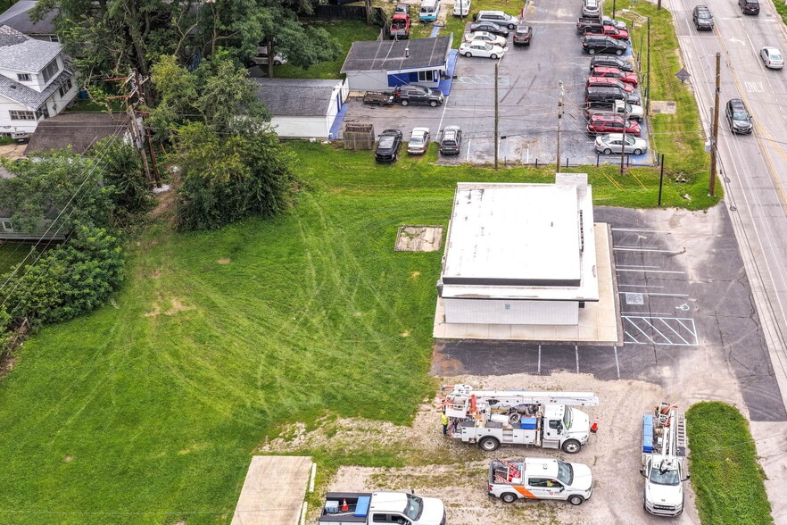 More Photos Of 3455 Shelby St, Indianapolis Office For Sale