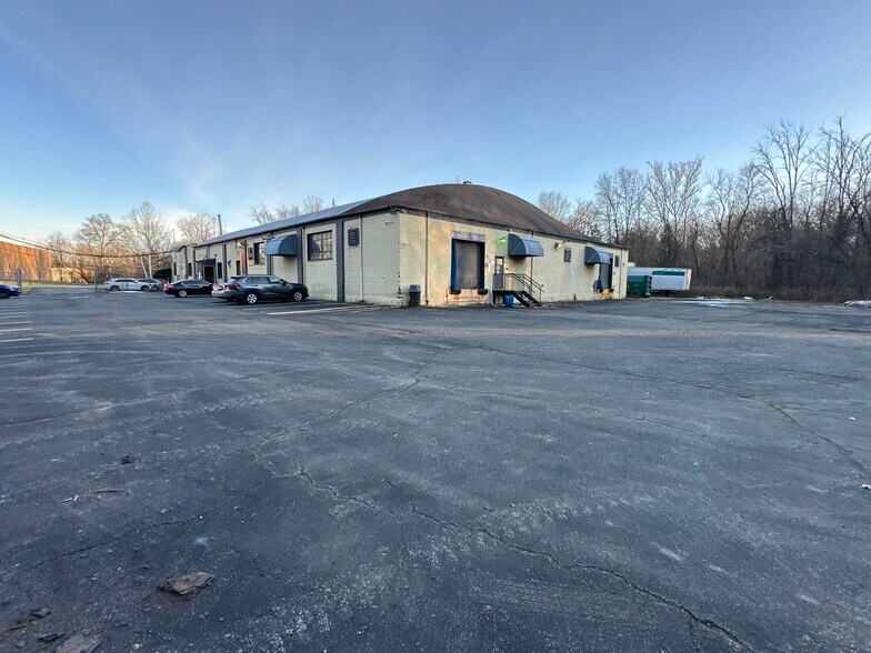 More Photos Of 5 Bader Rd, Pine Brook Industrial For Lease