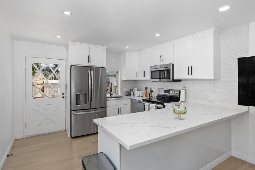 More Photos Of 5590 Shasta Ln, La Mesa Apartments For Sale