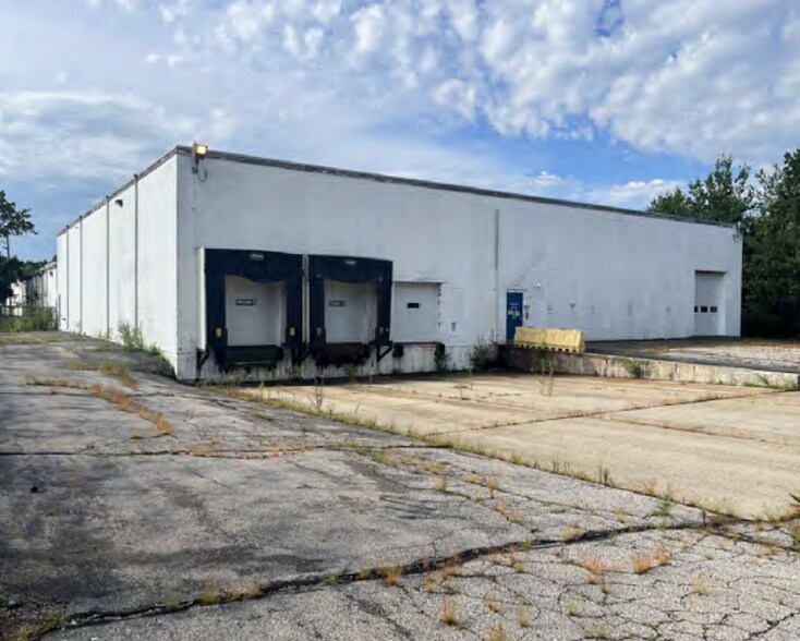 More Photos Of 31 W Bacon St, Plainville Warehouse For Sale