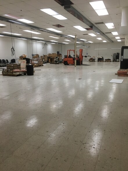 More Photos Of 3111 Lomita Blvd, Torrance Warehouse For Lease