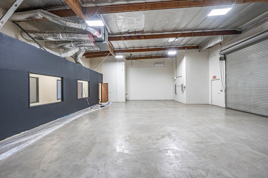 More Photos Of 550-590 E Arrow Hwy, San Dimas Warehouse For Lease