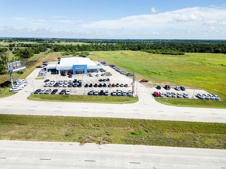 More Photos Of 4095 SE I 10 Frontage Rd, Sealy Medical For Lease