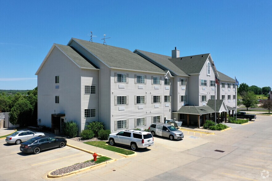 More Photos Of 4323 Highway 52 N, Rochester Hotel For Sale