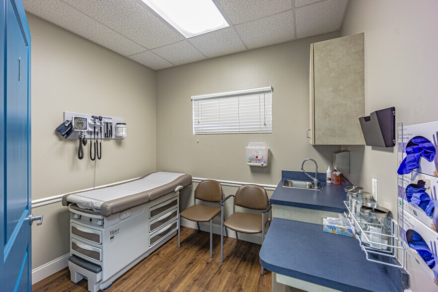 More Photos Of 6502 Gunn Hwy, Tampa Medical For Sale