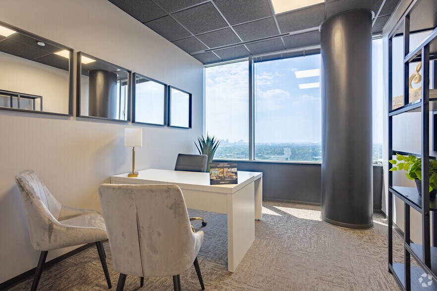 More Photos Of 24 Greenway Plz, Houston Office For Lease