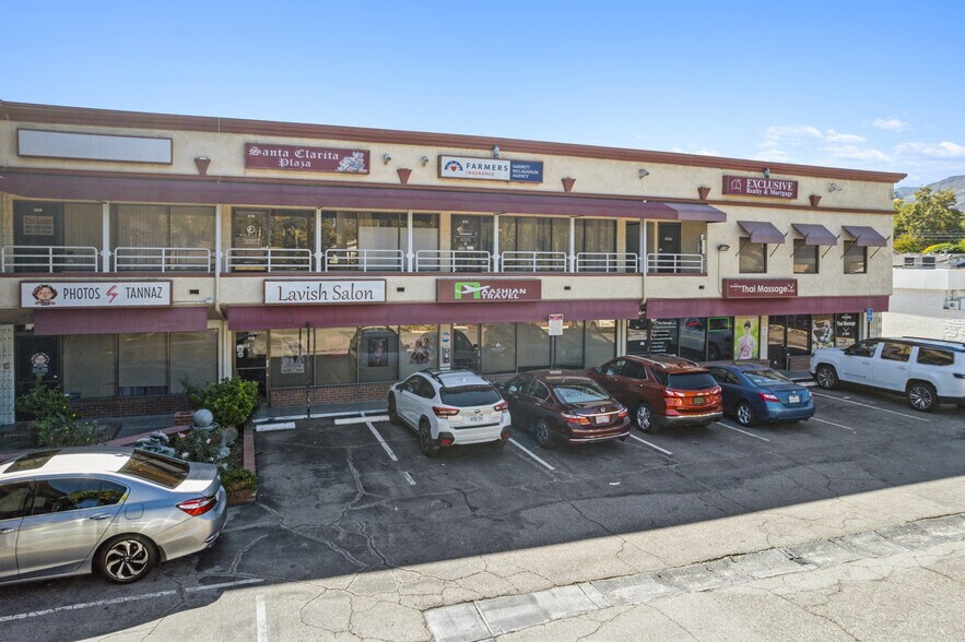 More Photos Of 23942-23945 Lyons Ave, Santa Clarita Storefront Retail Office For Lease