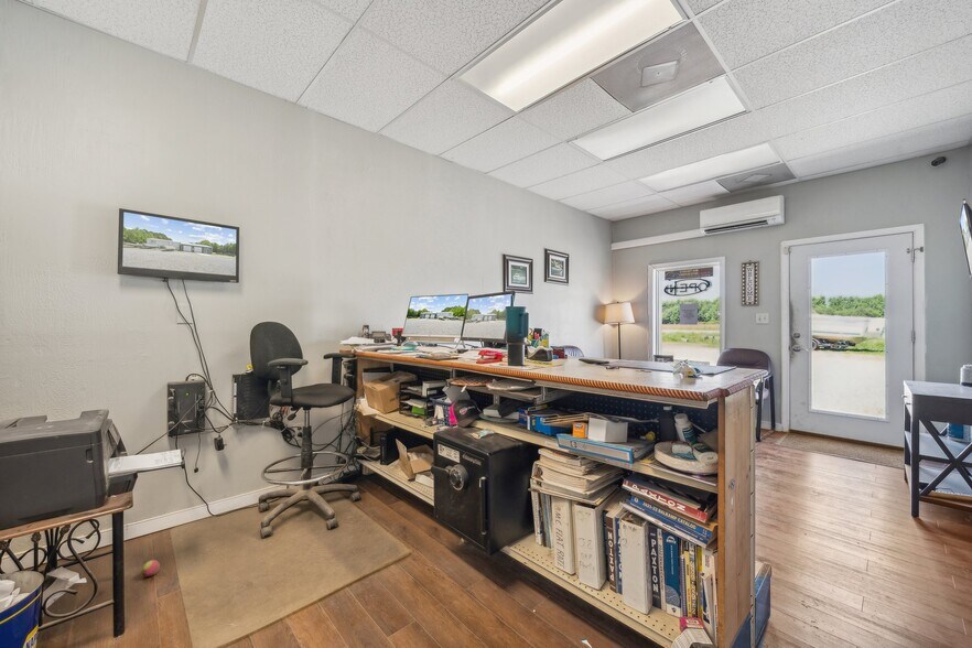 More Photos Of 1856 Buckley Hall Rd, Cobbs Creek Warehouse For Sale