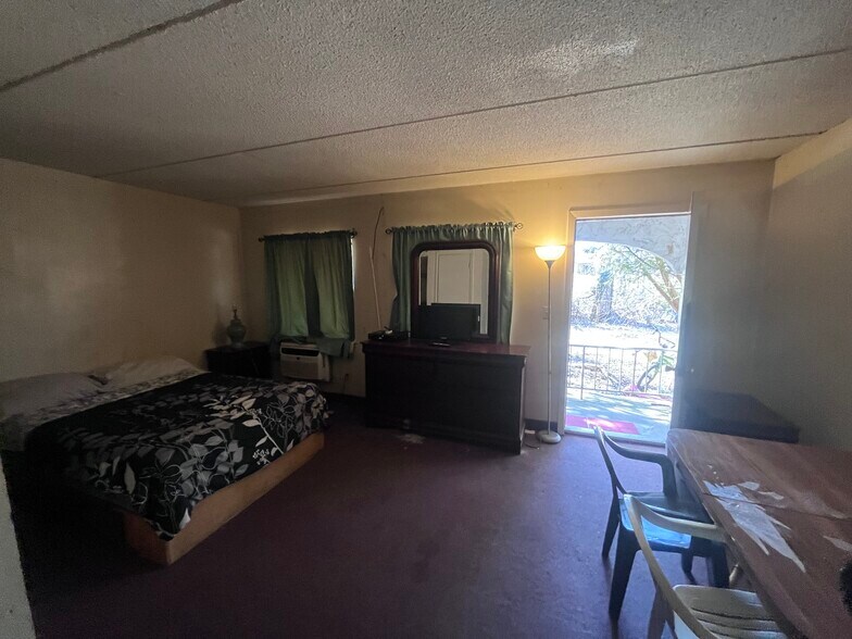972 S Route 9W, Congers, NY 10920 Hotel For Sale