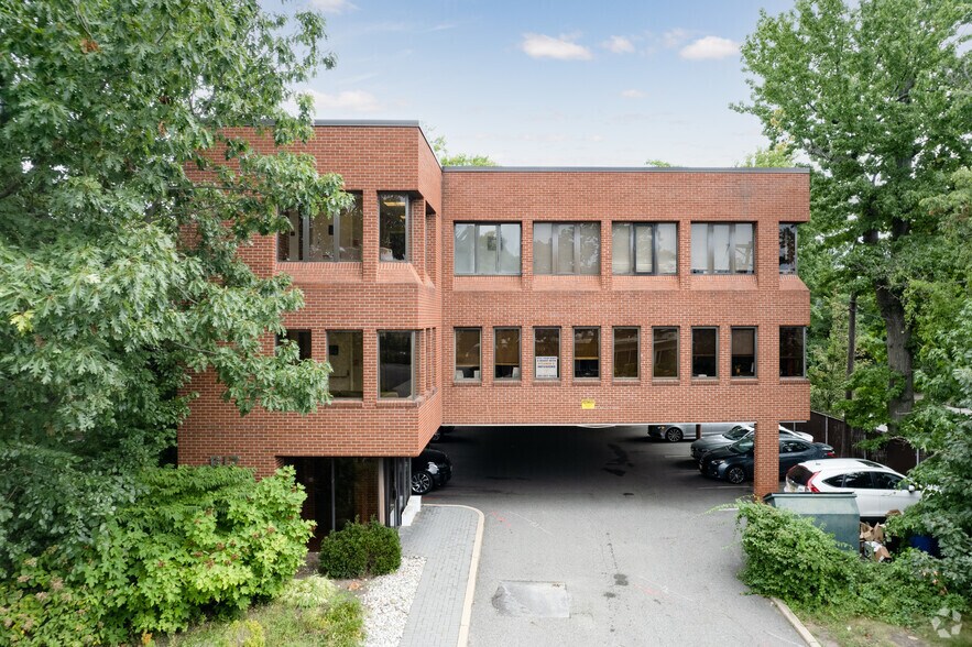 More Photos Of 617 E Palisade Ave, Englewood Cliffs Office For Lease