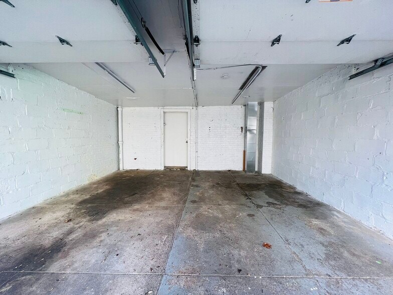 More Photos Of 4117 31st Ave, Astoria Storefront Retail Office For Lease