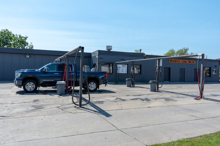 More Photos Of 1201 Cedar St, Helena Carwash For Sale