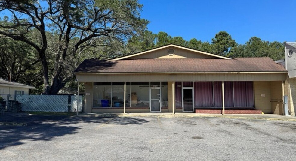 Primary Photo Of 6376-A Sc-162, Hollywood Storefront For Sale