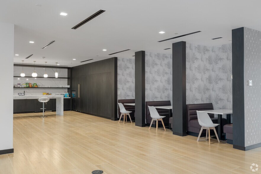 More Photos Of 218 NW 24th St, Miami Office Residential For Lease