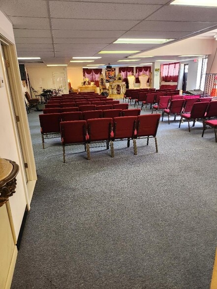 More Photos Of 5301 Harford Rd, Baltimore Office For Sale