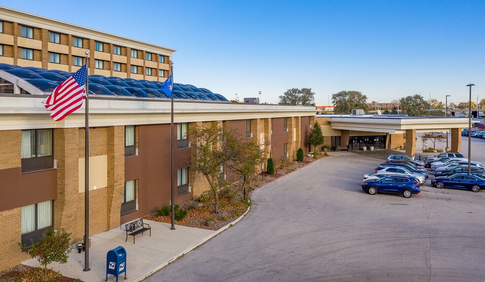 More Photos Of 1005 S Moorland Rd, Brookfield Hotel For Sale