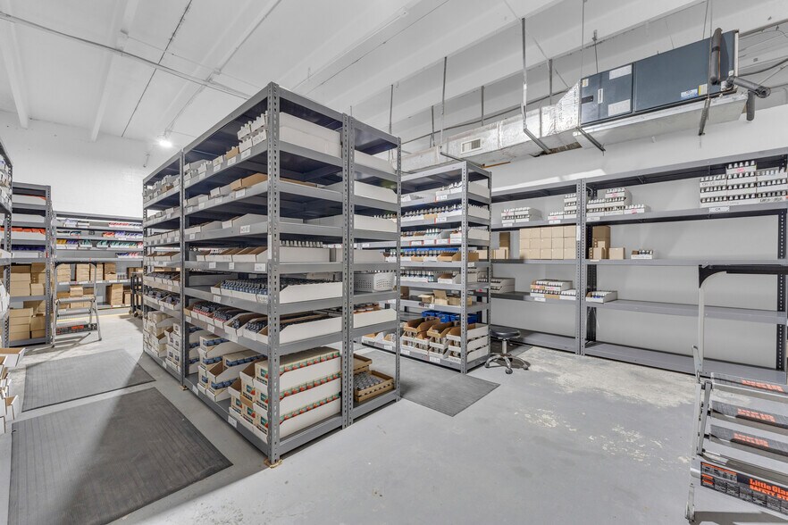 More Photos Of 501-513 Old Griffin Rd, Dania Warehouse For Sale