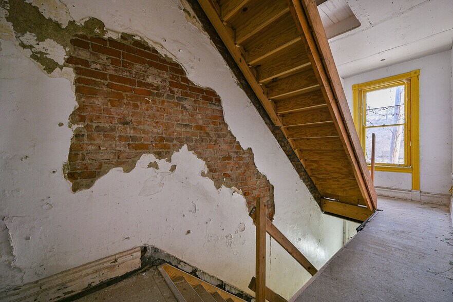 More Photos Of 1913 Central Ave, Cincinnati Office Residential For Sale