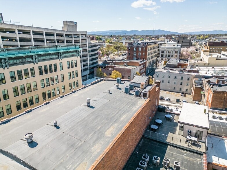 More Photos Of 209 1st St SW, Roanoke Apartments For Sale