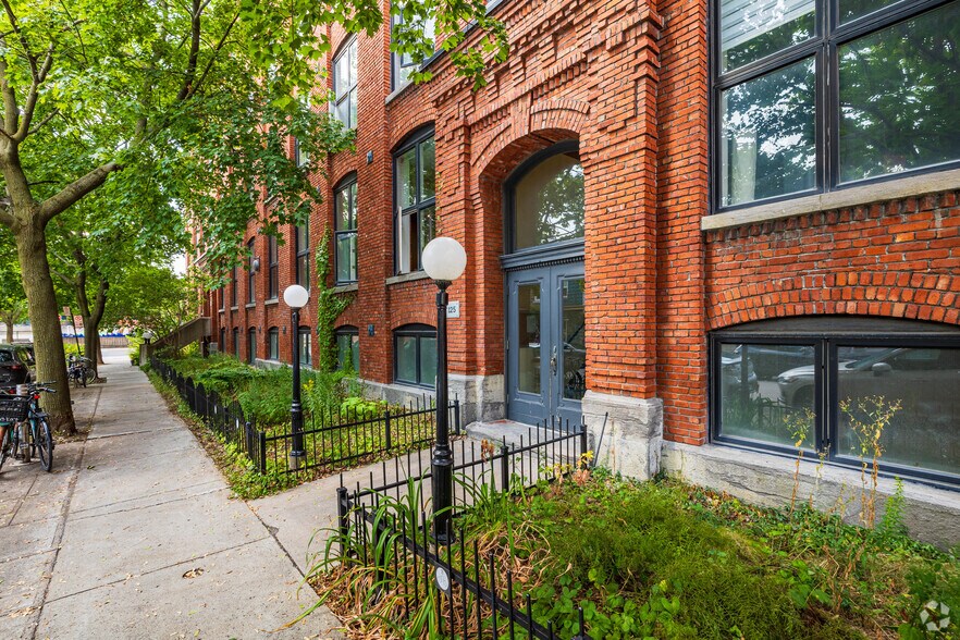 More Photos Of 121 Rue Elmire, Montréal Office Residential For Sale