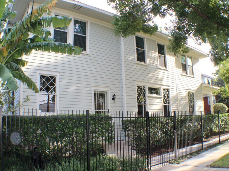 More Photos Of 1401 Truxillo St, Houston Office Residential For Sale