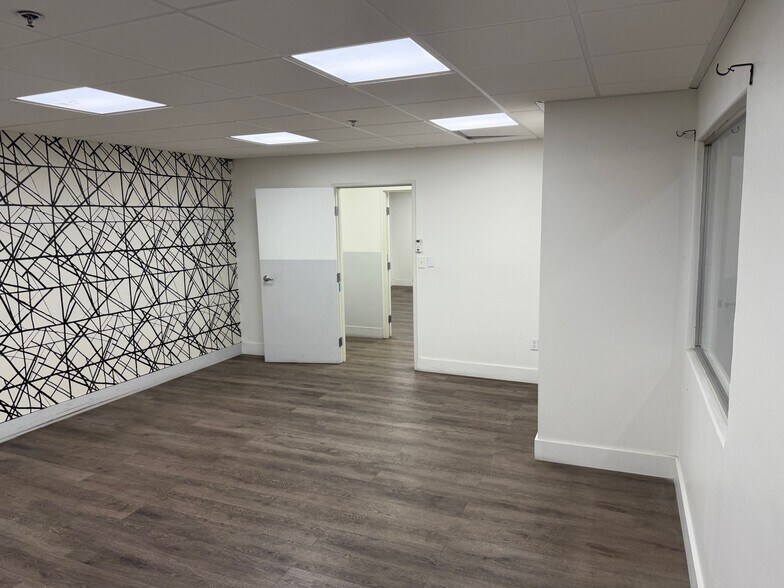 More Photos Of 2105 Edwards Ave, South El Monte Showroom For Lease