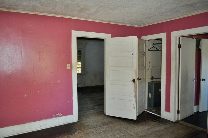 More Photos Of 31 McKinney St, Beech Island Warehouse For Sale