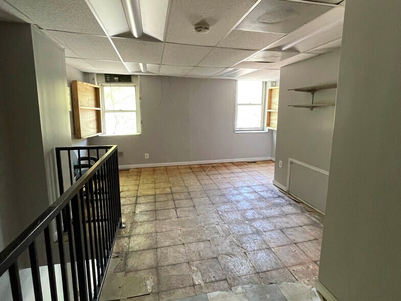 More Photos Of 1611 Bank St, Baltimore Restaurant For Lease