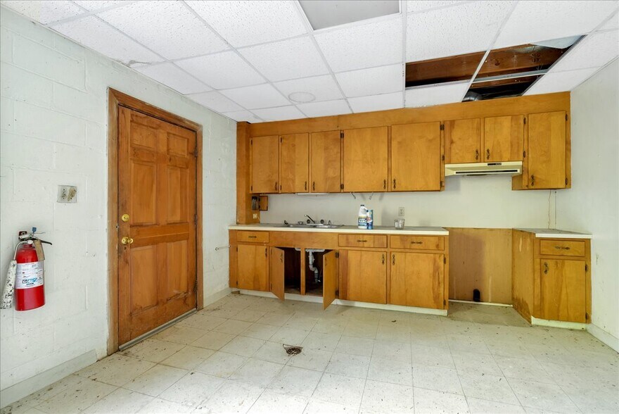 More Photos Of 1055 L P Bailey Memorial Hwy, Halifax General Retail For Sale