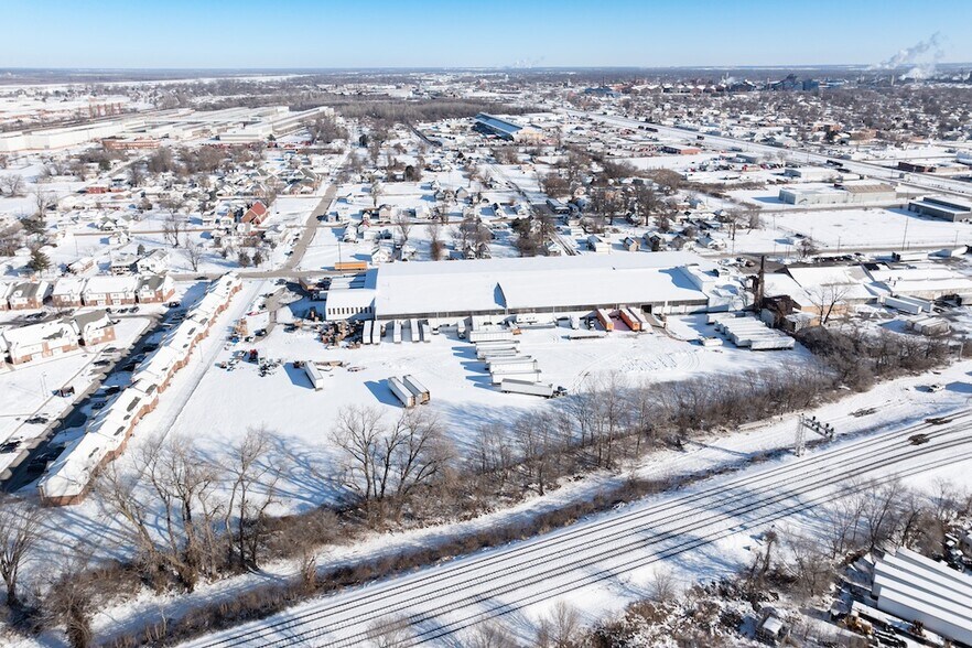 More Photos Of 1200 Bissell St, Venice Warehouse For Sale