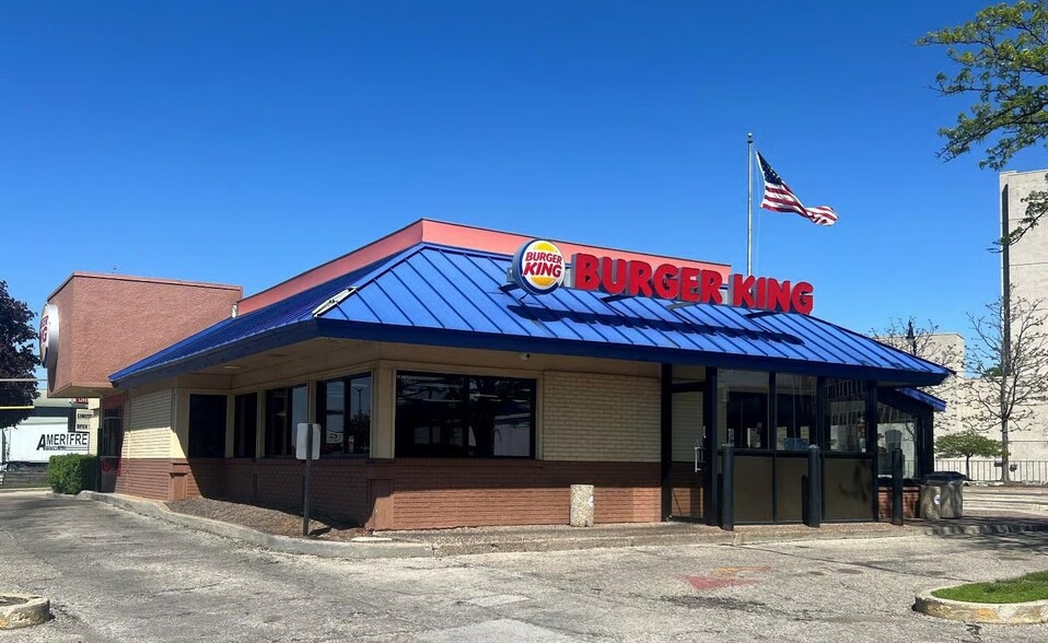 Primary Photo Of 515 4th St N, La Crosse Fast Food For Sale