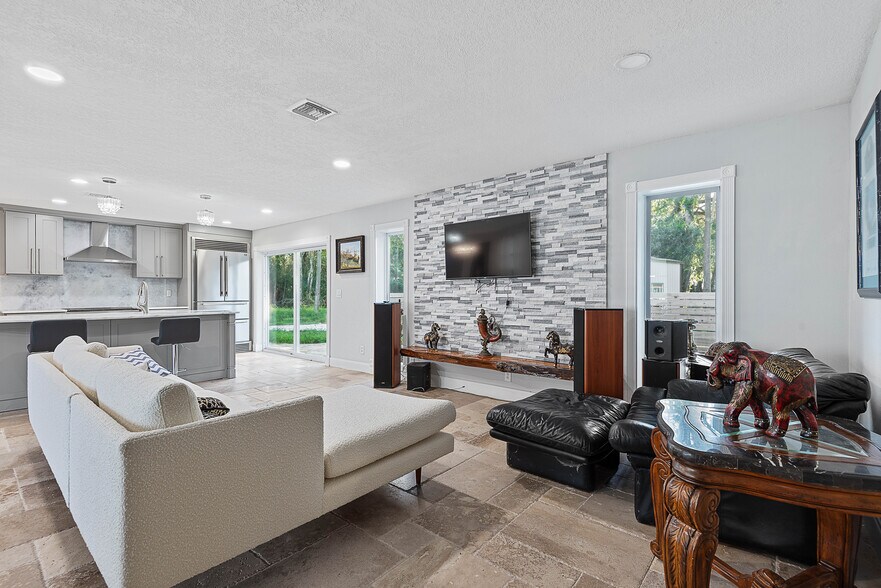 More Photos Of 5062 N Ocean Shore Blvd, Palm Coast Restaurant For Sale