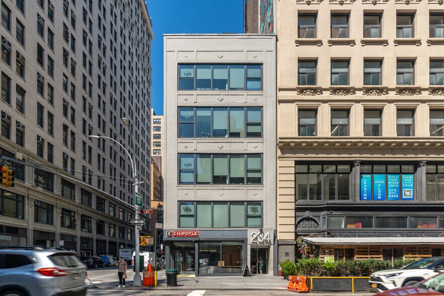 More Photos Of 234 Fifth Ave, New York Coworking Space
