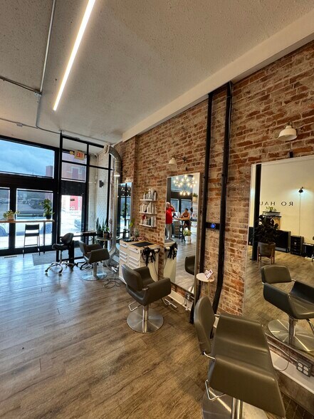 More Photos Of 108-110 E Main St, Columbus Storefront Retail Office For Sale