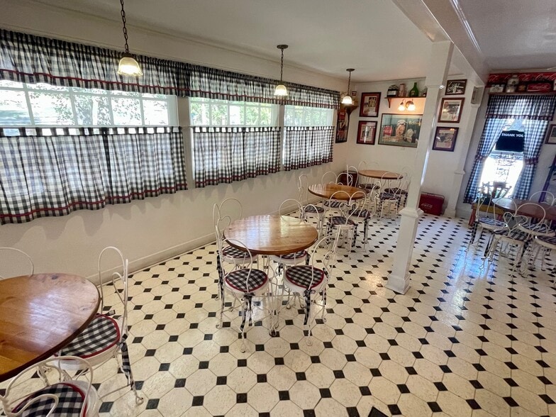 More Photos Of 273 N Main St, Eureka Springs Restaurant For Sale