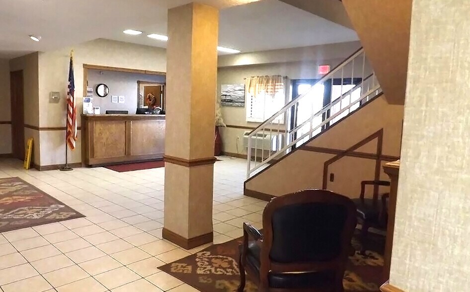 More Photos Of 612 W B St, McCook Hotel For Sale