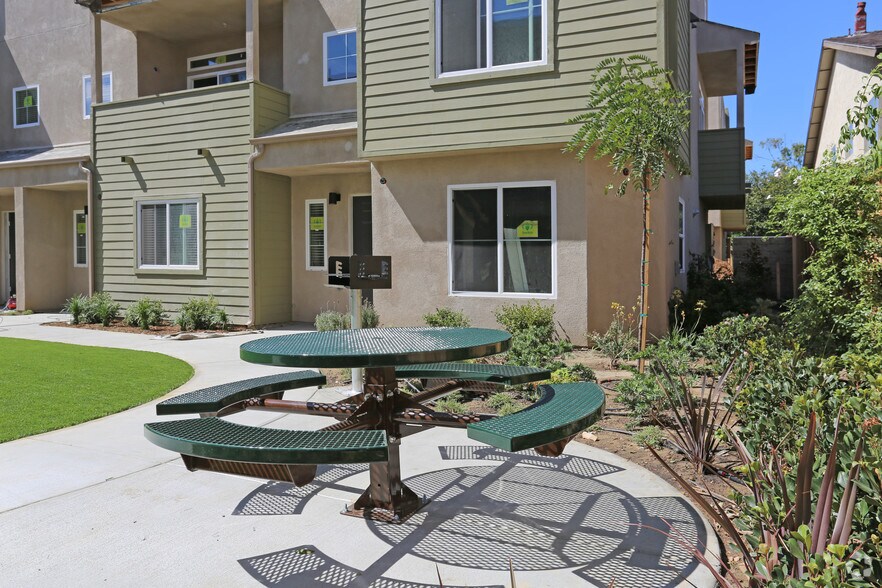 More Photos Of 307 Sycamore Rd, San Ysidro Apartments For Sale