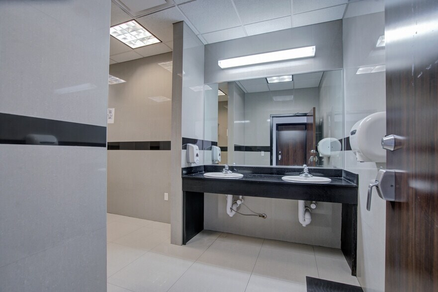 More Photos Of 2101 Central Blvd, Brownsville Auto Dealership For Sale