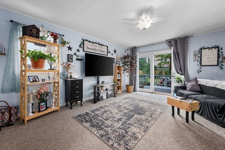 More Photos Of 37 School St, Hyannis Apartments For Sale