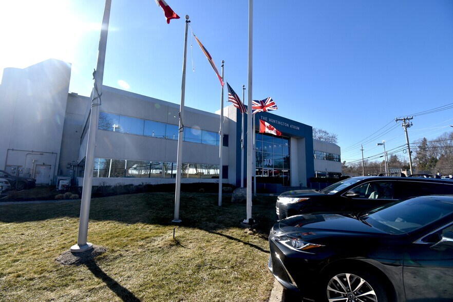 More Photos Of 775 Park Ave, Huntington Medical For Sale