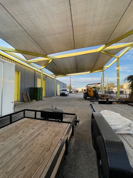 More Photos Of 251 Douglas Rd E, Oldsmar Warehouse For Sale