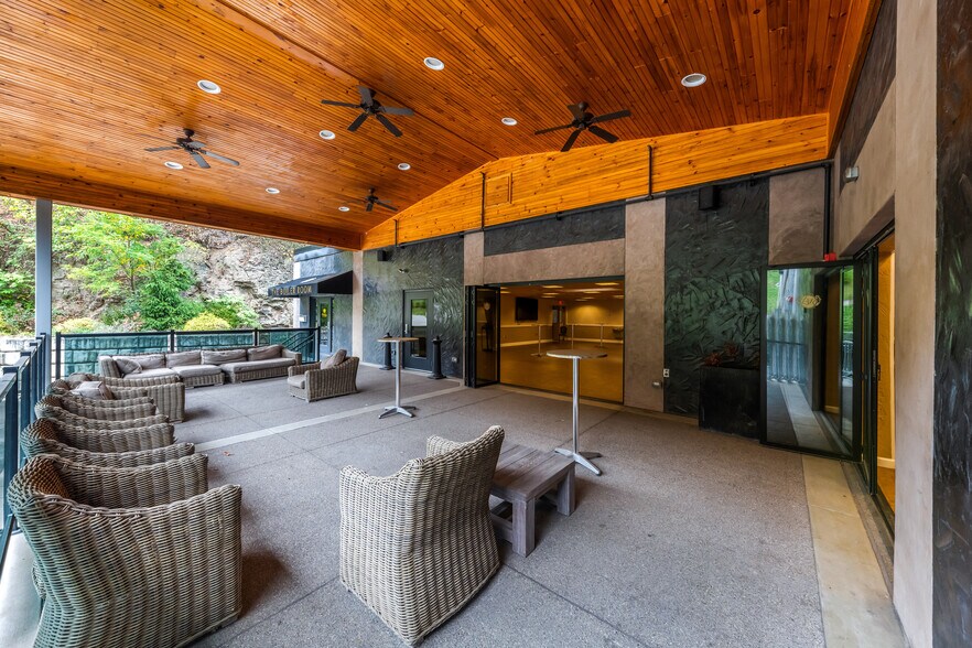 More Photos Of 1070 Baknsville Ave, Pittsburgh Lodge Meeting Hall For Sale