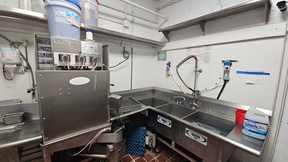 More Photos Of 614 Lake Ave, Lake Worth Restaurant For Sale